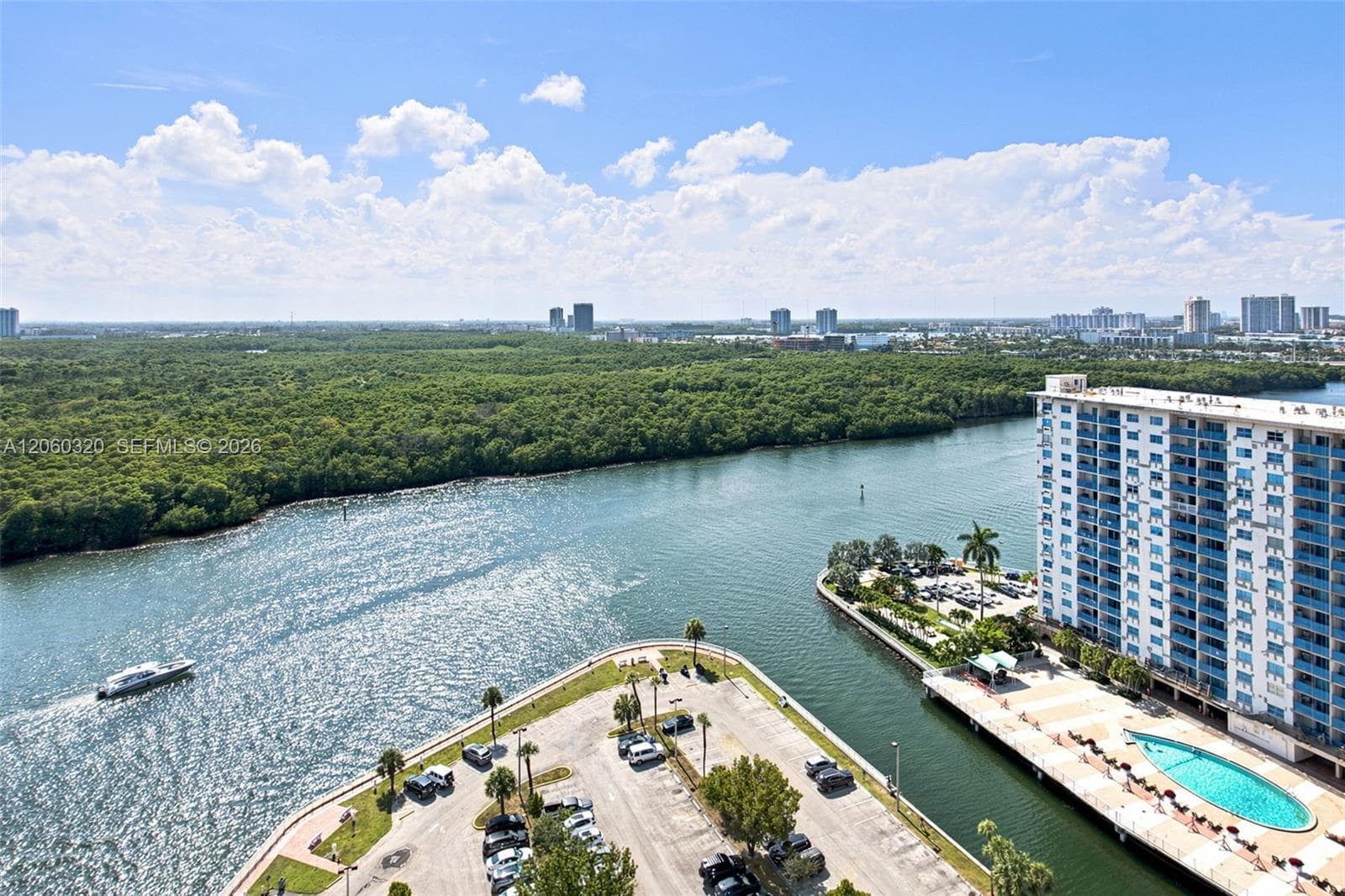 500 Bayview Dr # 2121, Sunny Isles Beach FL 33160 photo 2