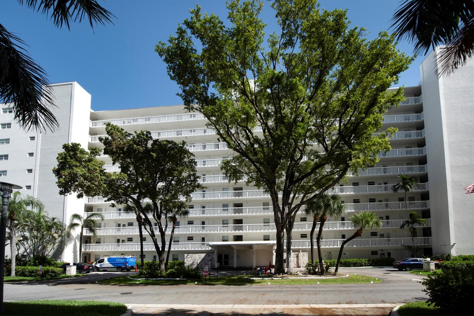 2555 NE 11th Street # 803, Fort Lauderdale FL 33304 photo 2