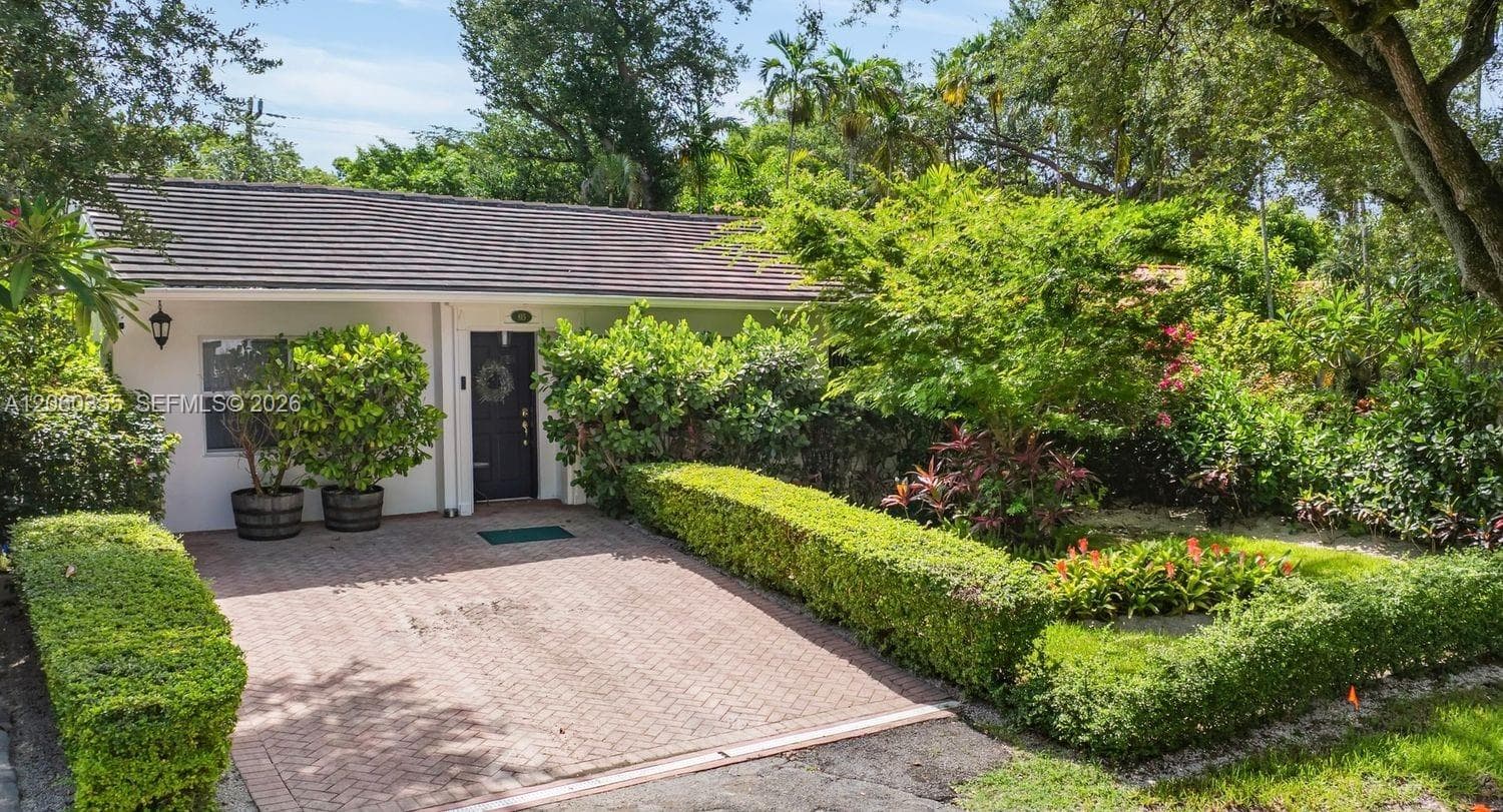 815 Monterey St, Coral Gables FL 33134 photo 2