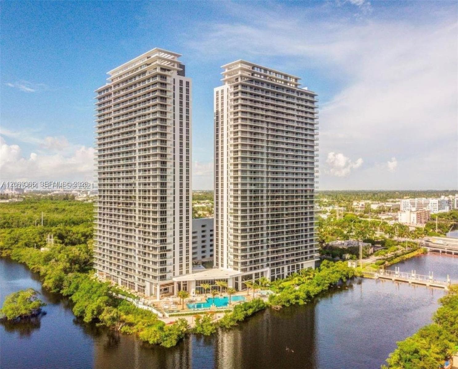 16385 Biscayne Blvd # 1818, North Miami Beach FL 33160 photo 2