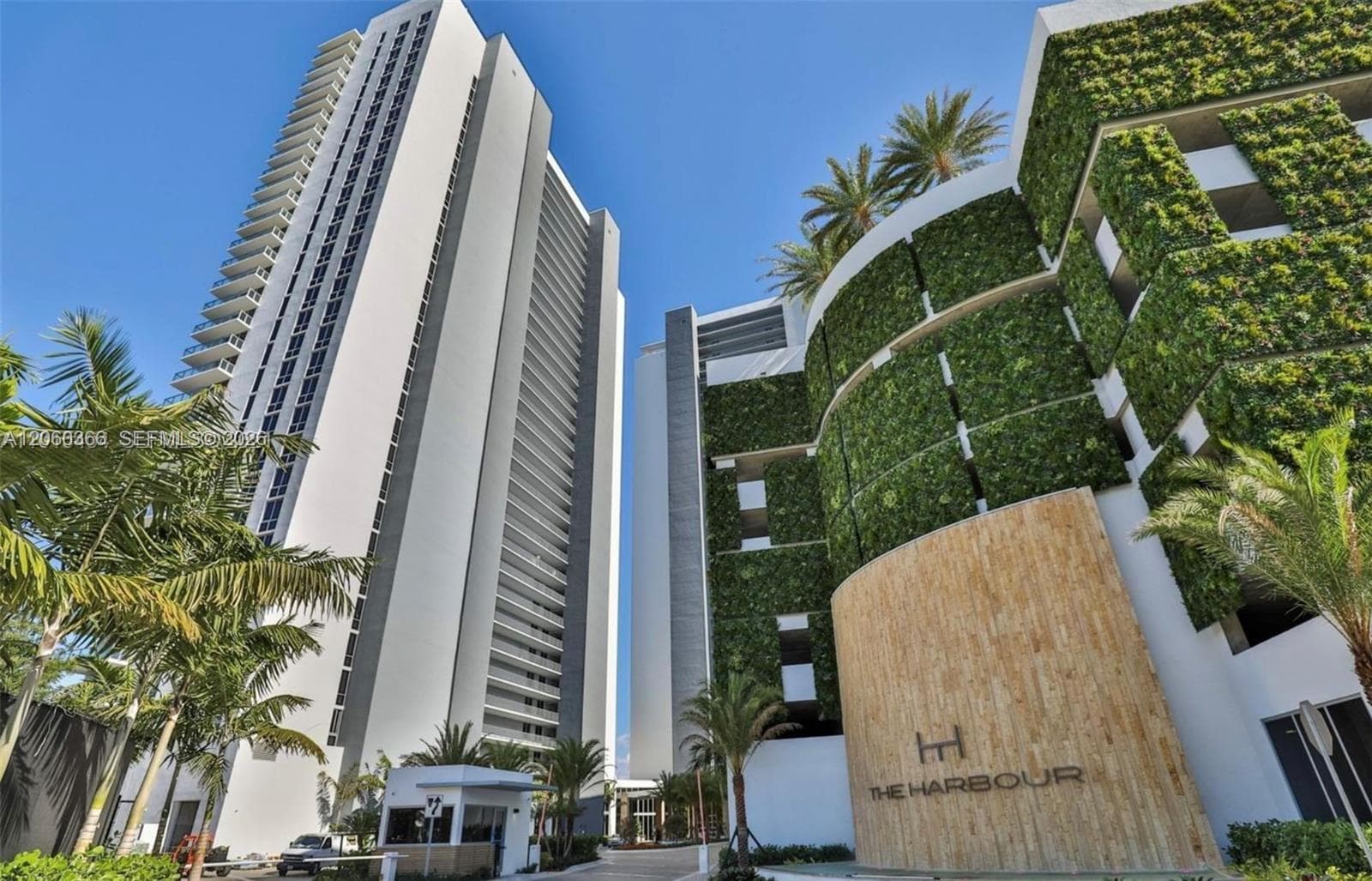 16385 Biscayne Blvd # 1818, North Miami Beach FL 33160 photo 4