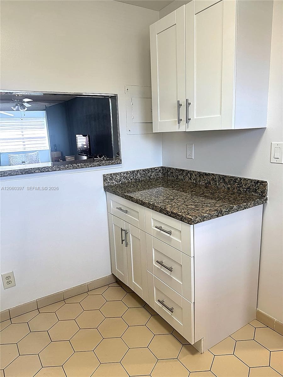 9580 Sunrise Lakes Blvd # 304, Sunrise FL 33322 photo 3