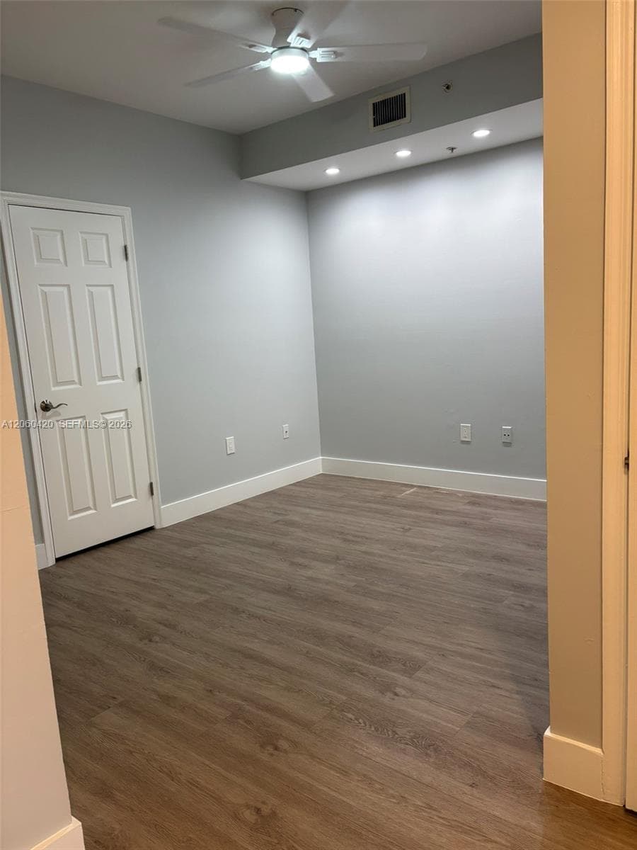 2100 Greenview Shores Blvd # 513, Wellington FL 33414 photo 2
