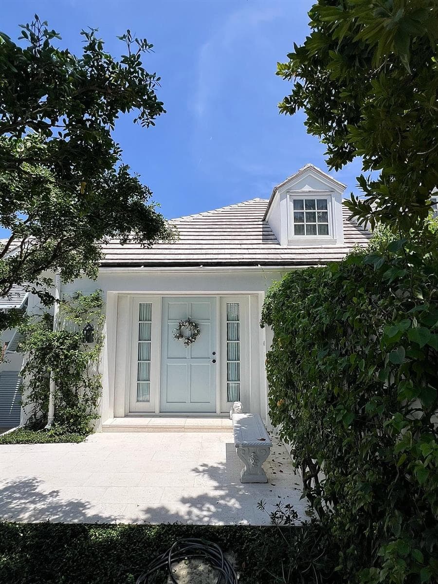 117 VIA VIZCAYA, Palm Beach FL 33480 photo 2