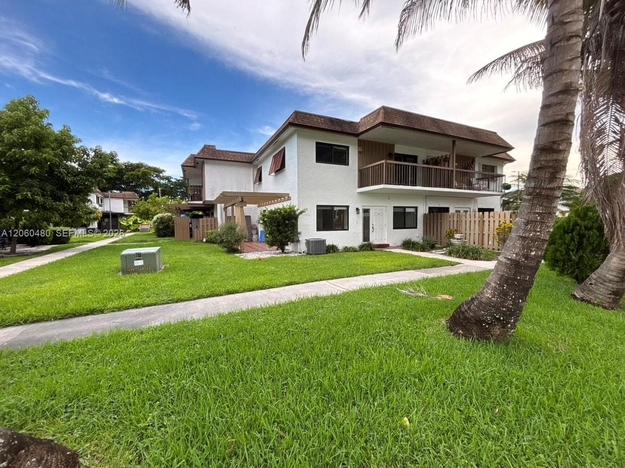 6900 NW 169th St # 137G, Hialeah FL 33015 photo 2