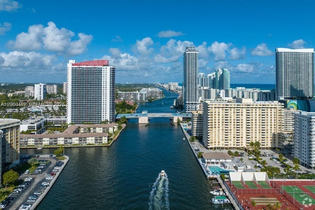 301 NE 14th Ave # 207, Hallandale Beach FL 33009 photo 3