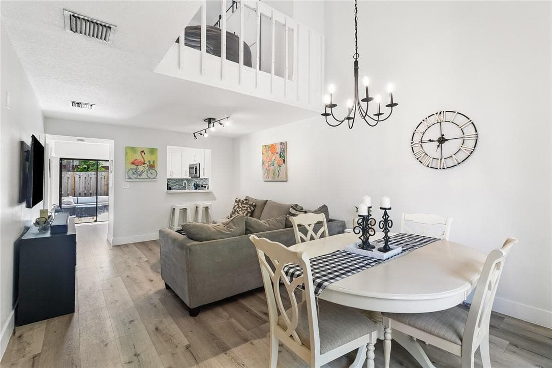 324 CITY VIEW Drive, Fort Lauderdale FL 33311 photo 4