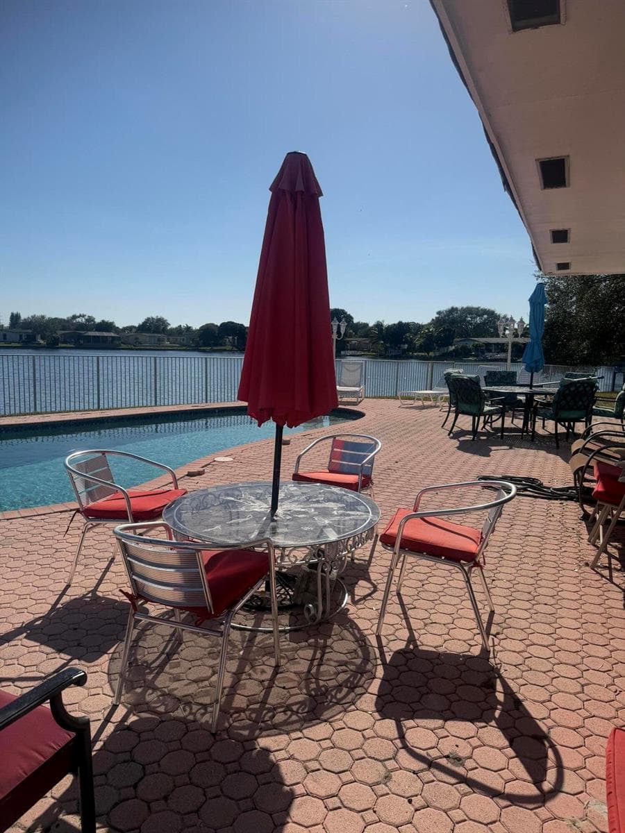 2181 NW 94TH Avenue, Pembroke Pines FL 33024 photo 5