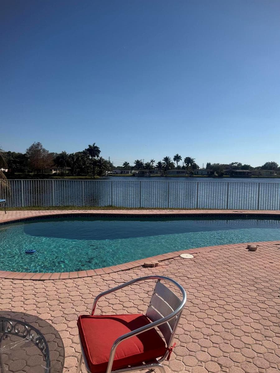 2181 NW 94TH Avenue, Pembroke Pines FL 33024 photo 4
