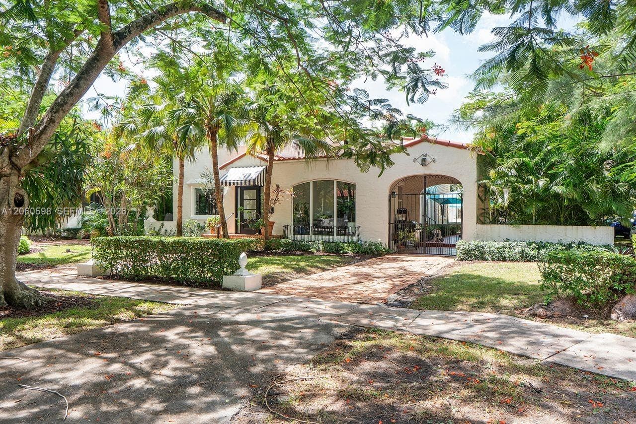 1042 Sorolla Ave, Coral Gables FL 33134 photo 2