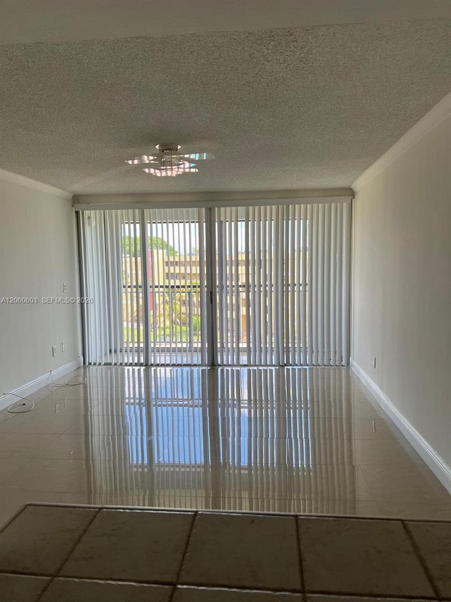 9210 Fontainebleau Blvd # 506, Miami FL 33172 photo 2