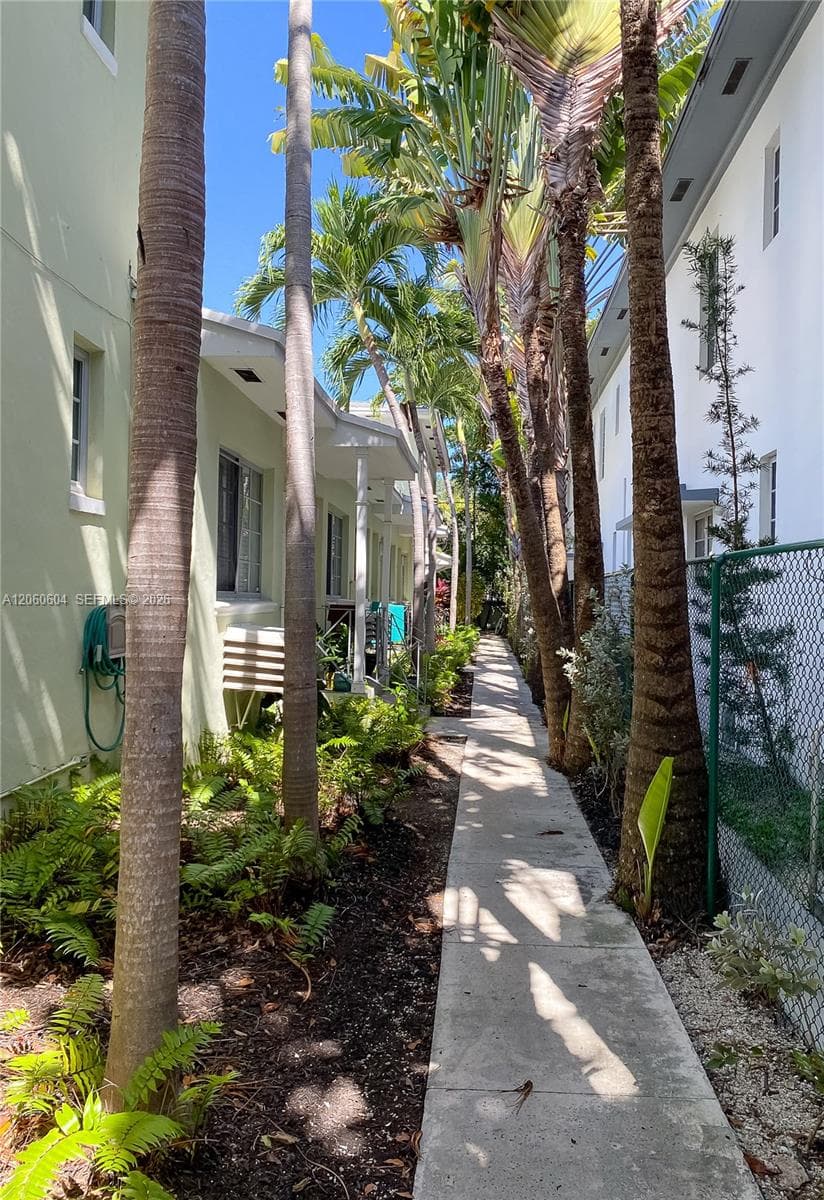 1561 Lenox Ave # 3, Miami Beach FL 33139 photo 3