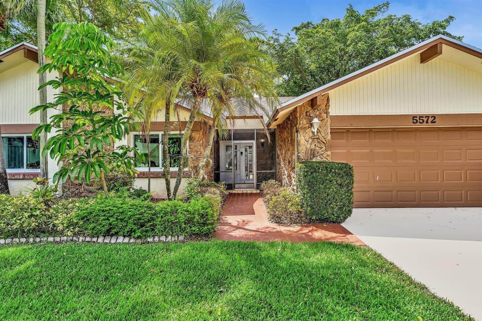 5572 Sugar Mill Court, Delray Beach FL 33484 photo 4