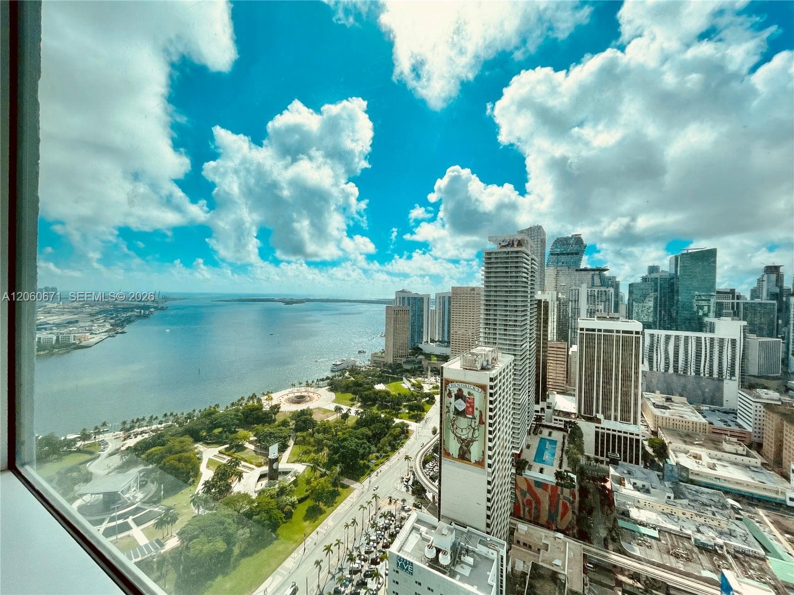 244 Biscayne Blvd # 4307, Miami, FL 33132 photo 2