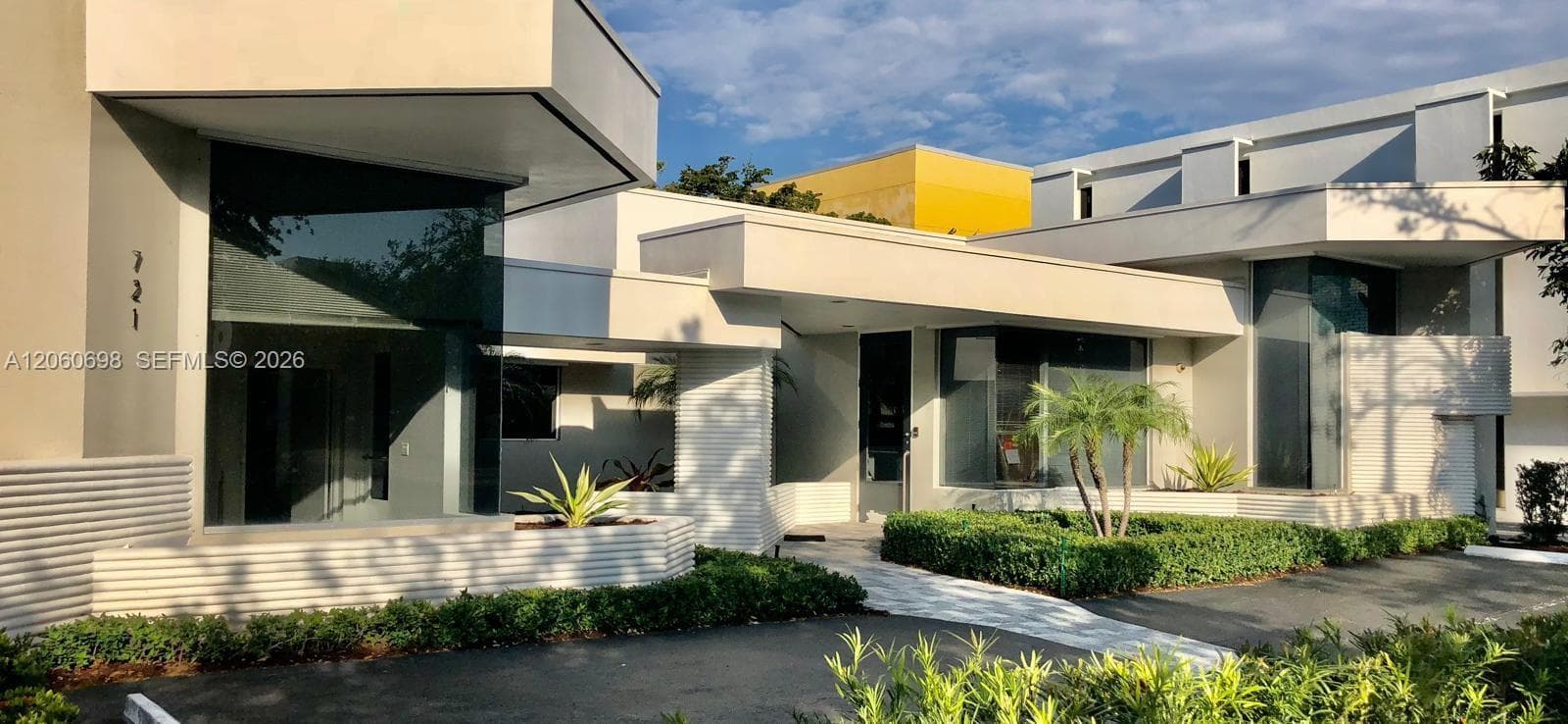721 NE 3rd Ave, Fort Lauderdale FL 33304 photo 3