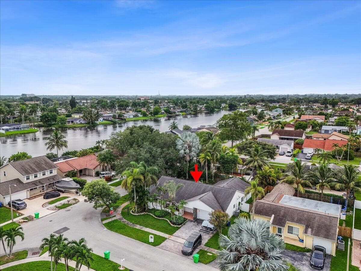 11650 NW 39TH Place, Sunrise FL 33323 photo 3