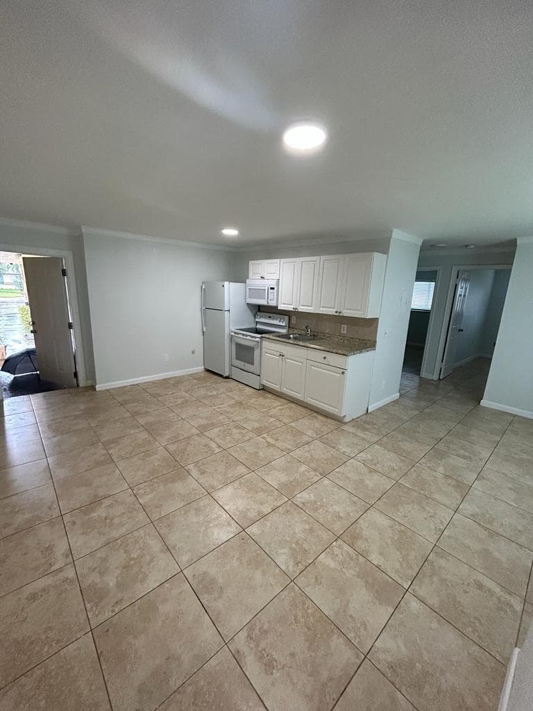 1119 NW 6TH Avenue # 4, Pompano Beach, FL 33060