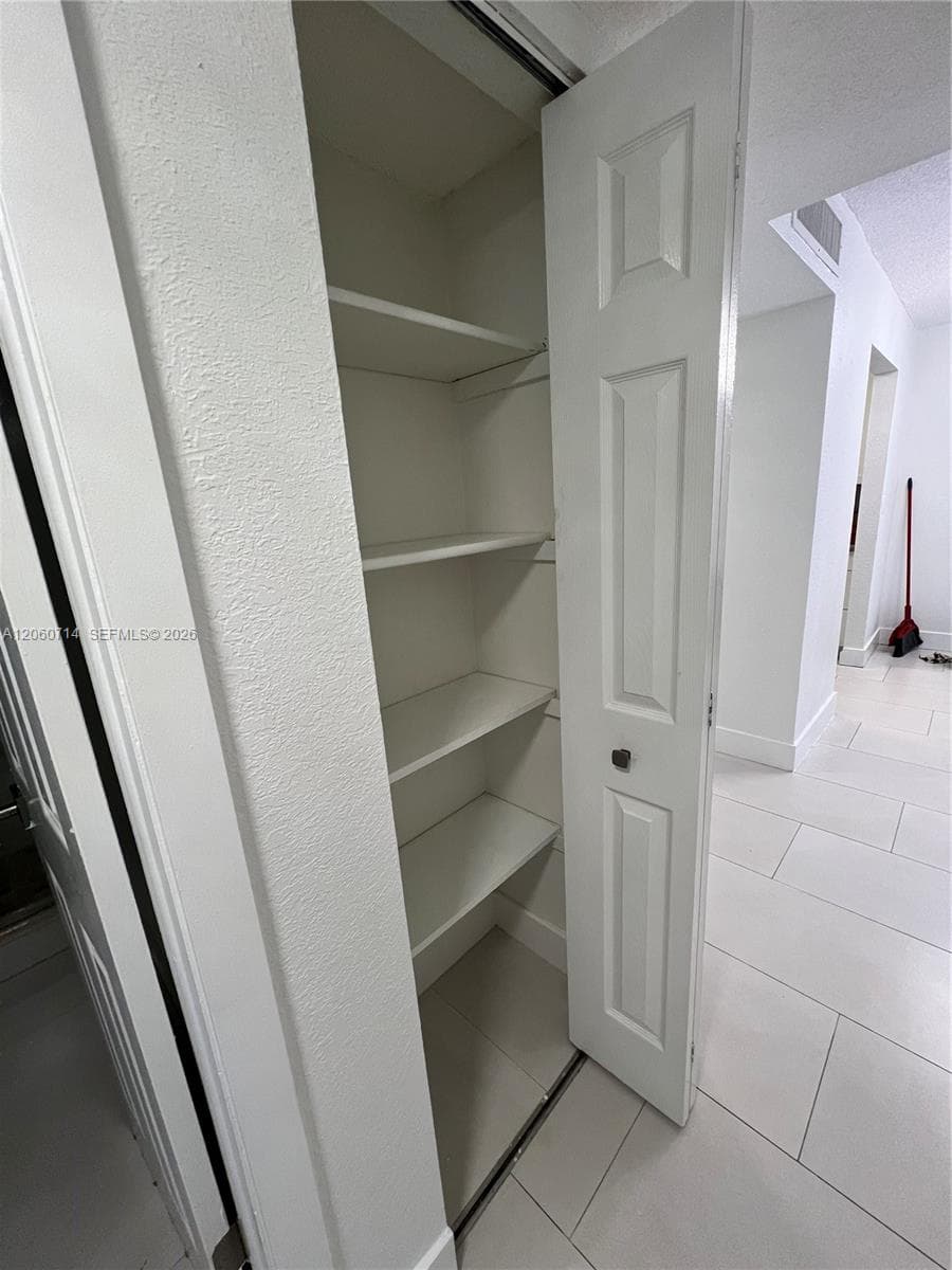 9520 SW 8th St # 118, Miami, FL 33174 photo 4