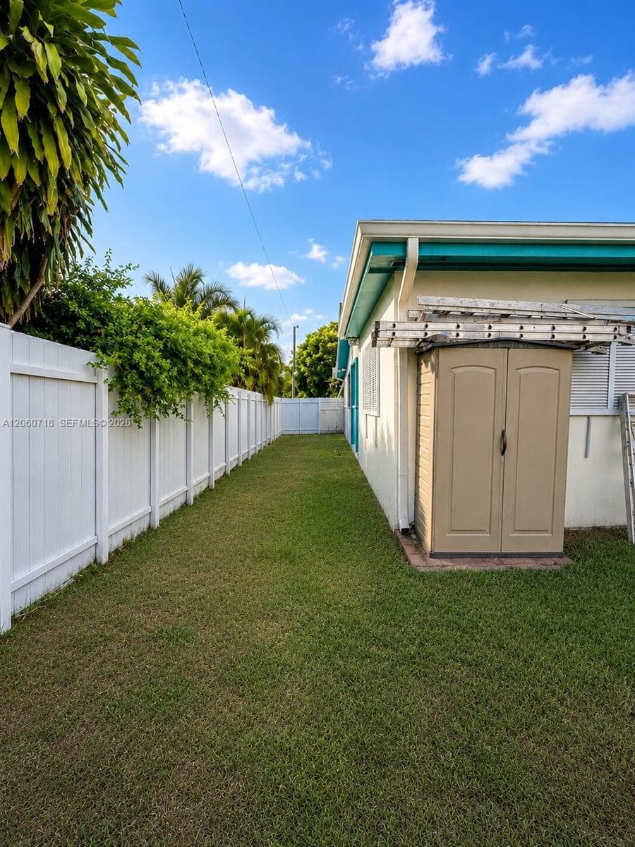 9395 Nassau Dr, Cutler Bay FL 33189 photo 5