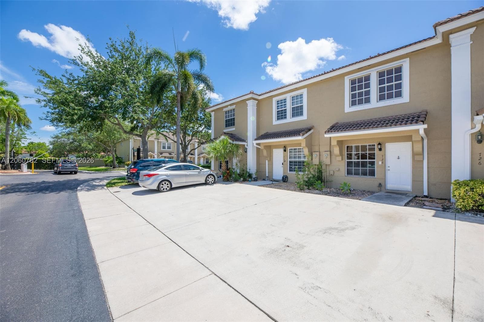 728 SW 122nd Ave, Pembroke Pines FL 33025 photo 3
