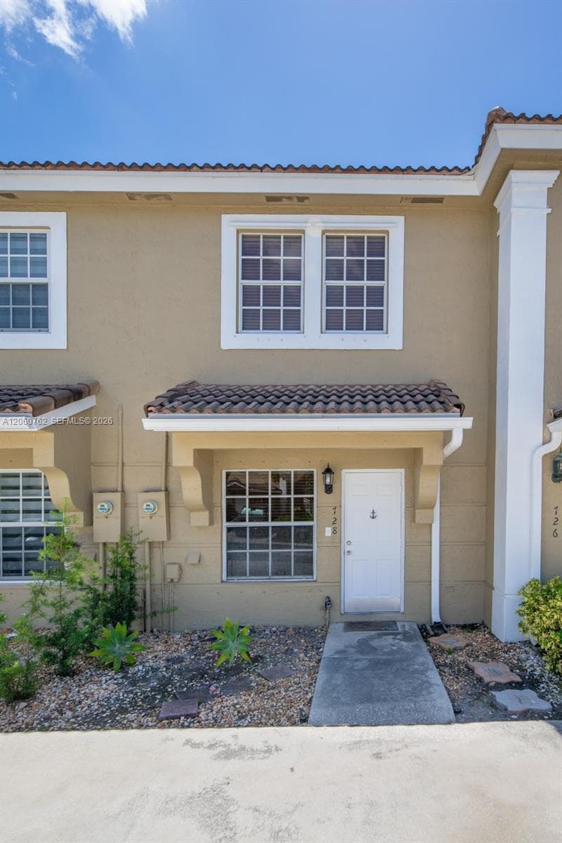 728 SW 122nd Ave, Pembroke Pines FL 33025 photo 4