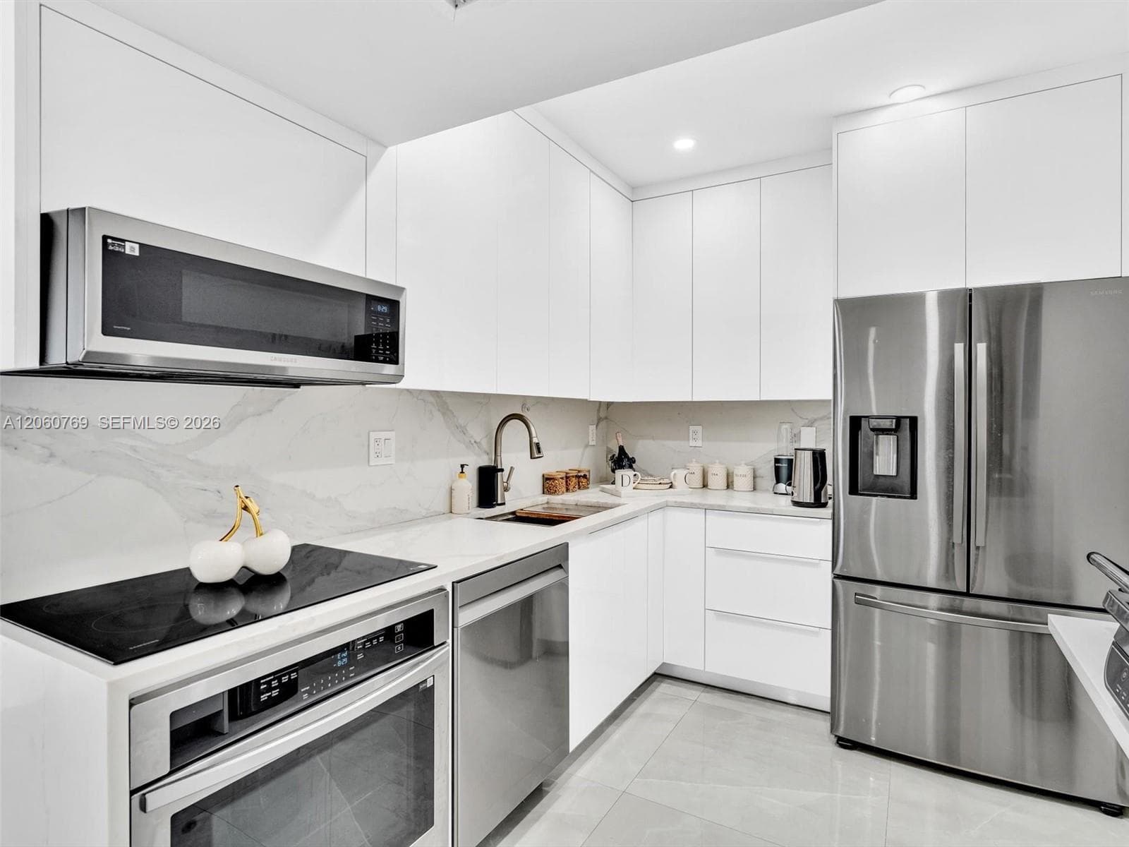 3731 N Country Club Dr # PH-24, Aventura FL 33180 photo 3