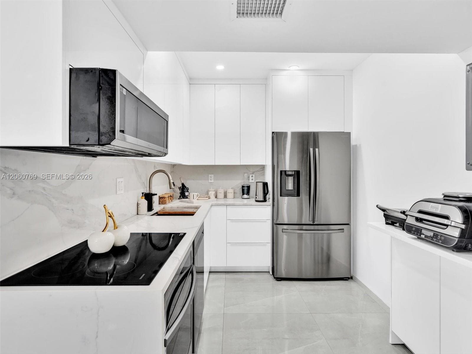 3731 N Country Club Dr # PH-24, Aventura FL 33180 photo 4