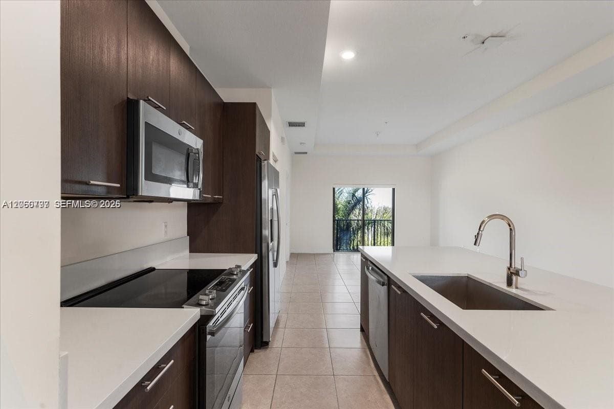 8031 NW 104th Ave # 31, Doral FL 33178 photo 4