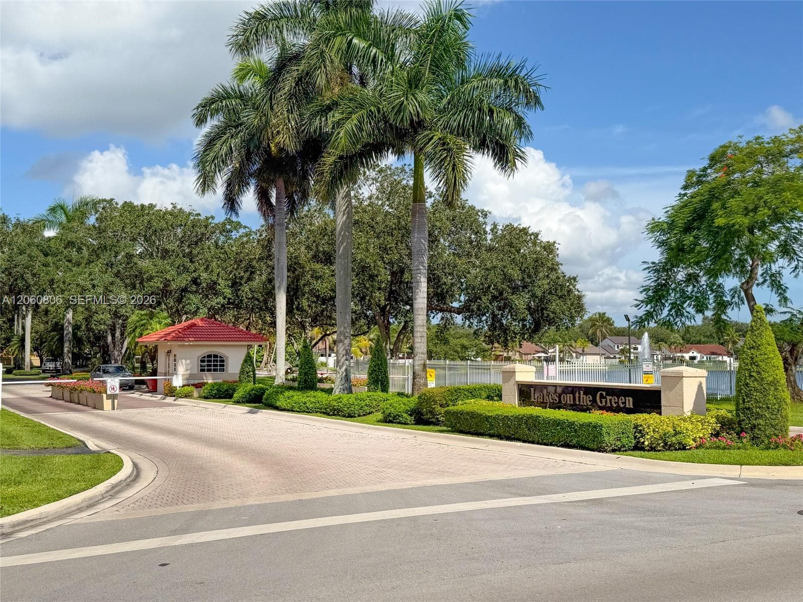 9011 NW 193rd Ter, Hialeah FL 33018