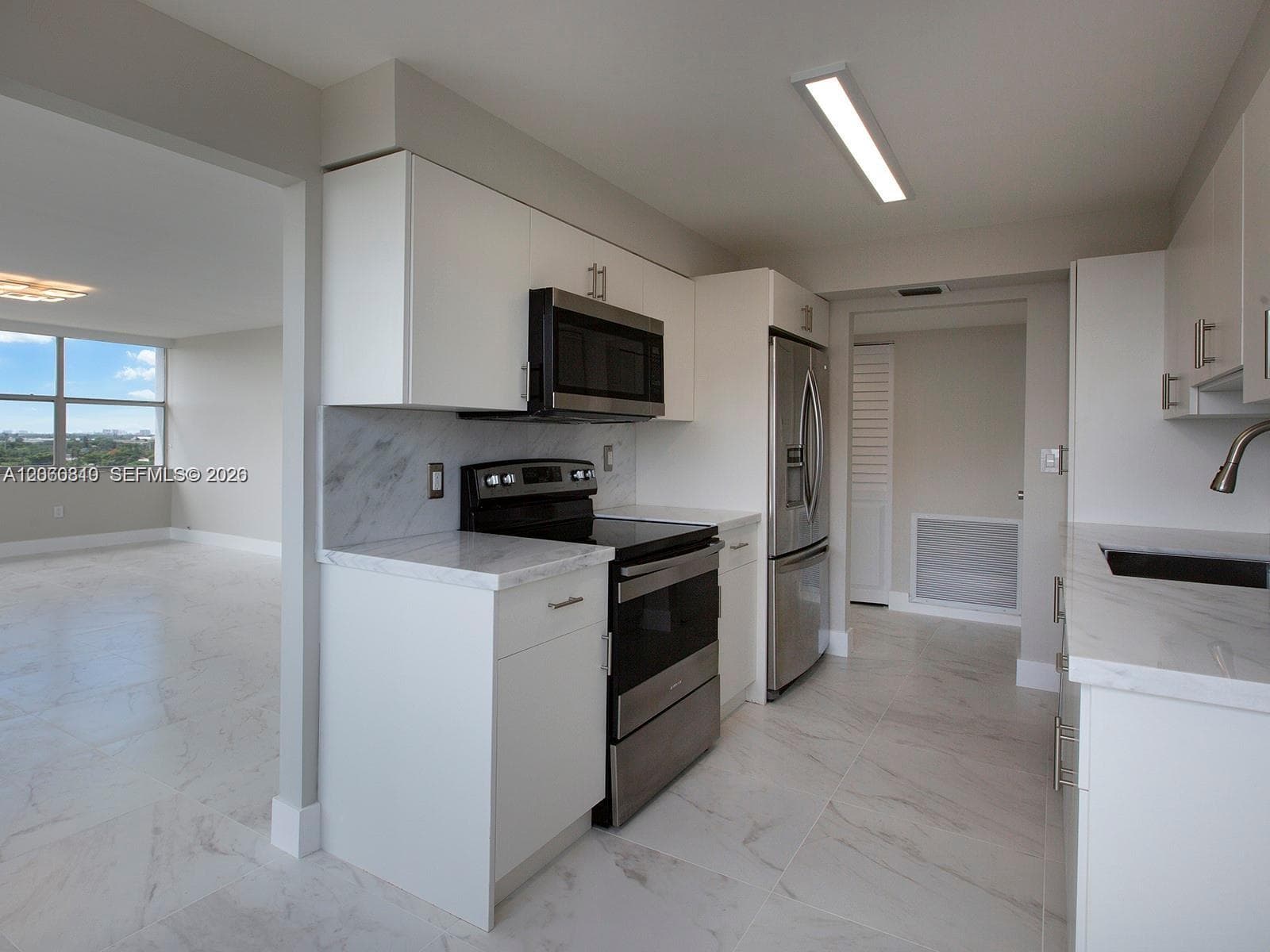 1200 NE Miami Gardens Dr # 1013W, Miami FL 33179 photo 2