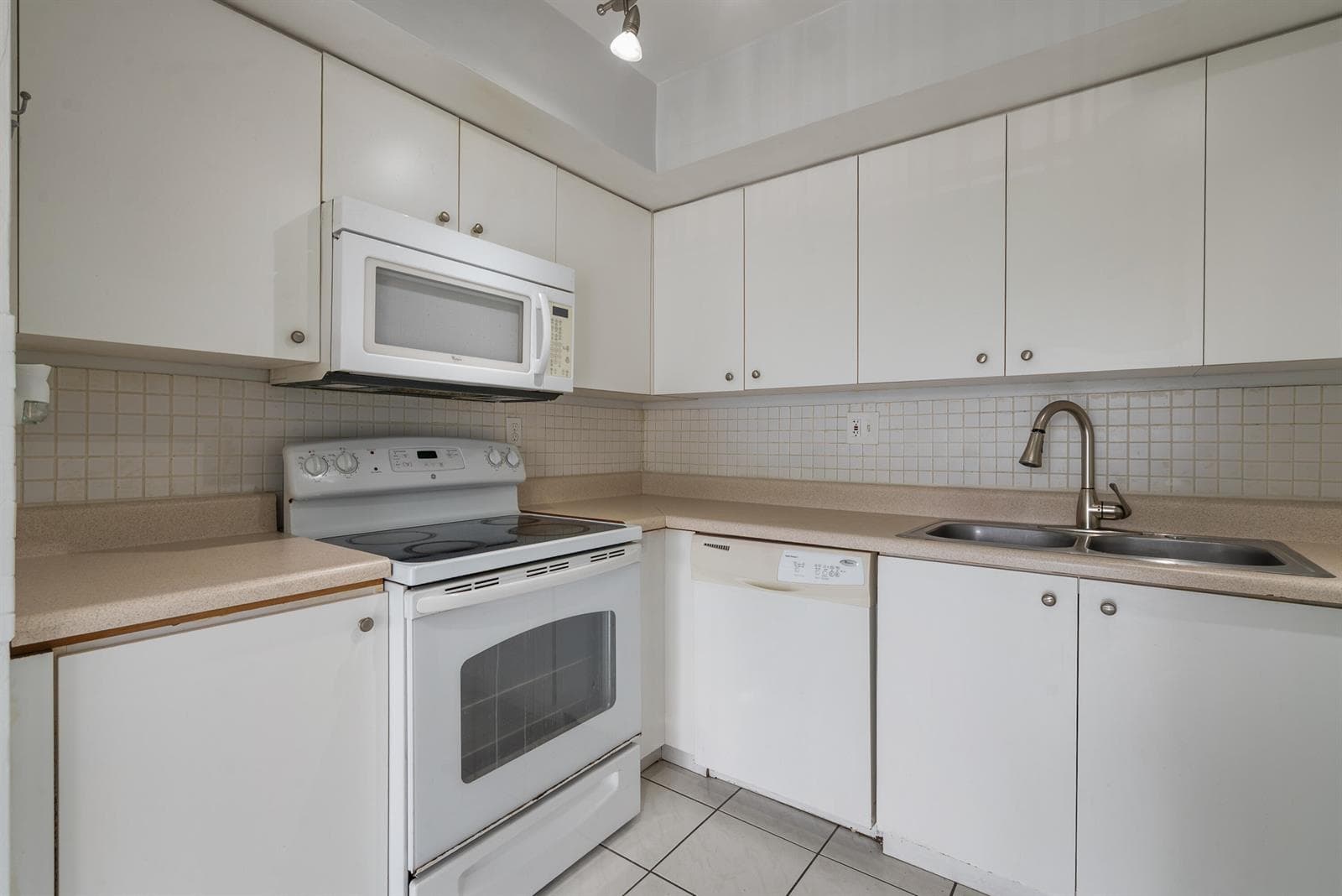 701 NW 19TH Street # 306, Fort Lauderdale FL 33311 photo 5
