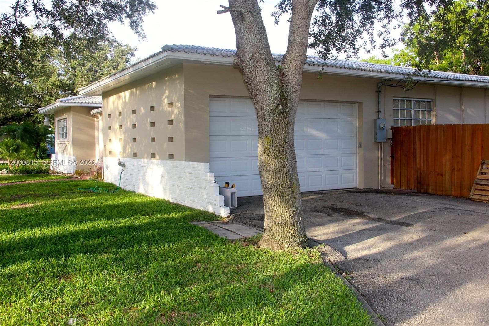 70 Hammond Dr, Miami Springs FL 33166 photo 3