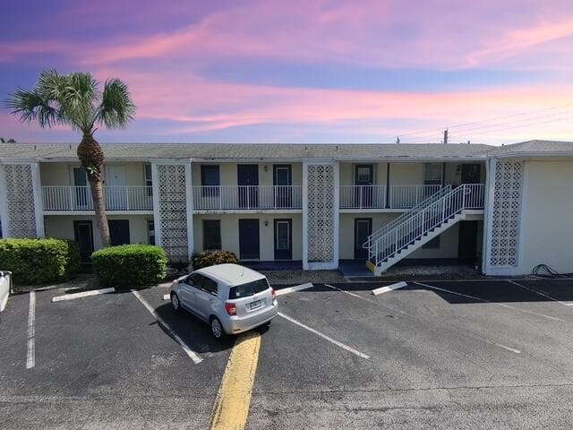 809 HUMMINGBIRD Way # 7C, North Palm Beach FL 33408