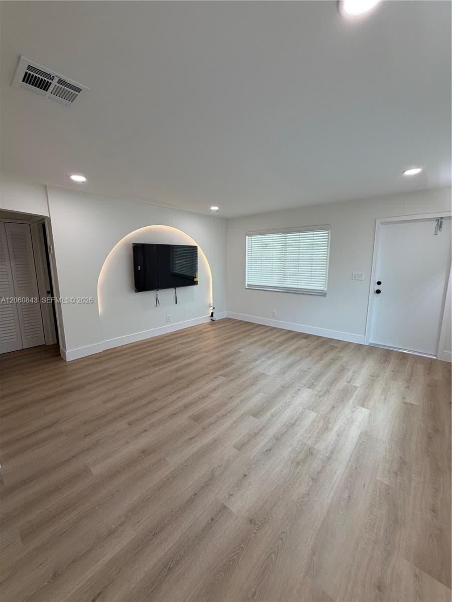 708 SW 7th Ave # 1, Hallandale Beach FL 33009 photo 2
