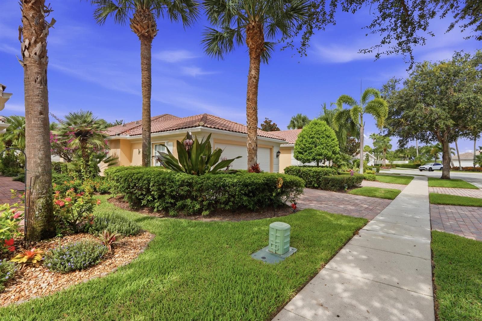 8450 SAINT JOHNS Court, Wellington FL 33414 photo 5