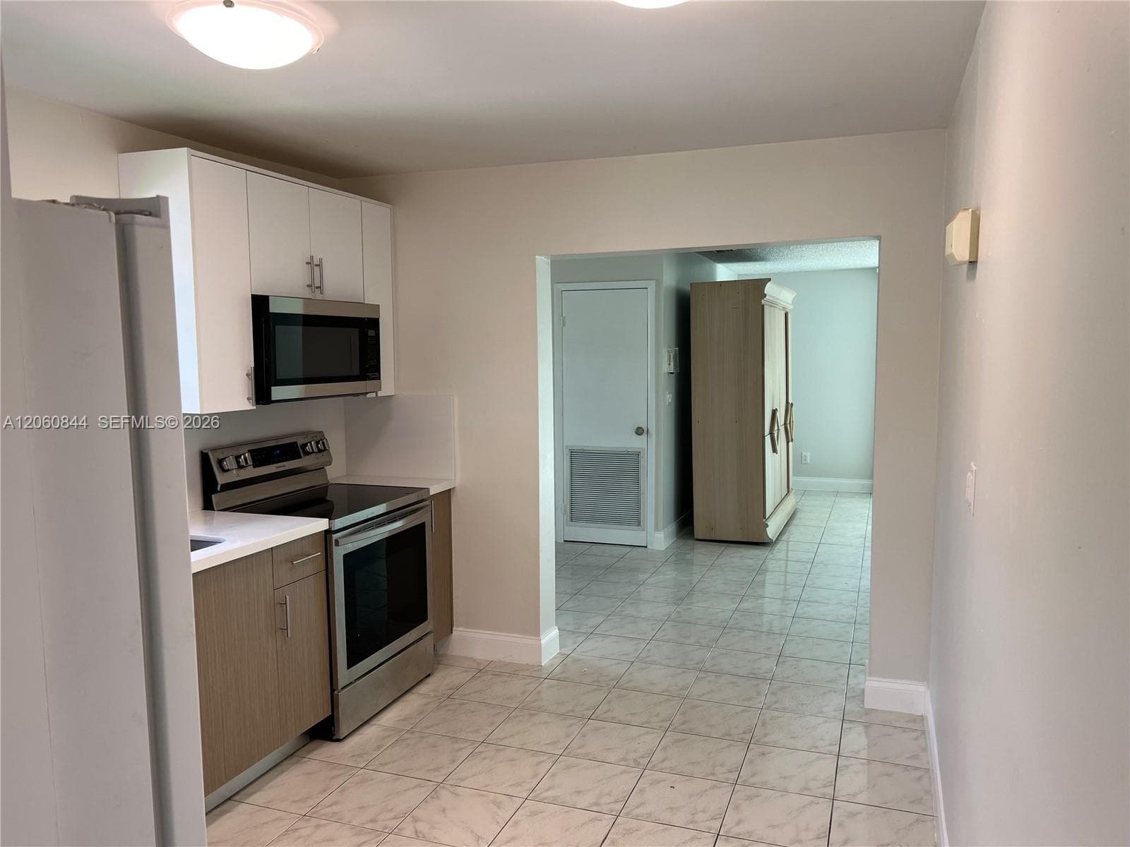 421 NW 57th Ct, Miami FL 33126 photo 5