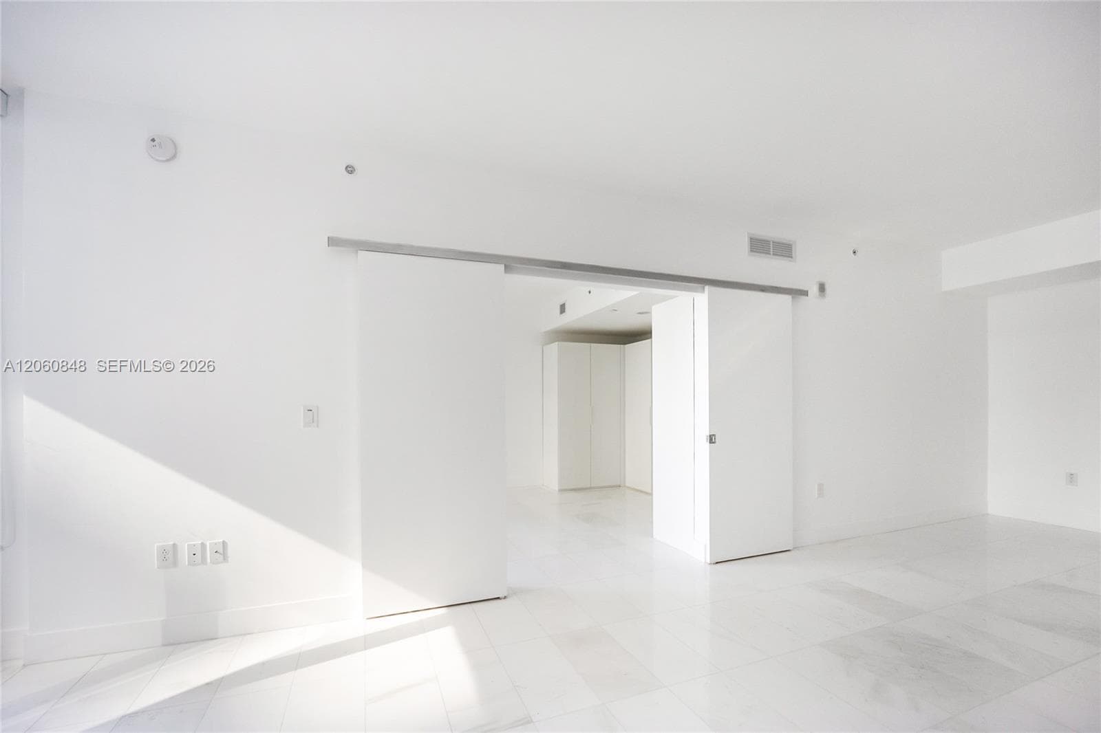 1010 Brickell Ave # 2708, Miami, FL 33131 photo 4