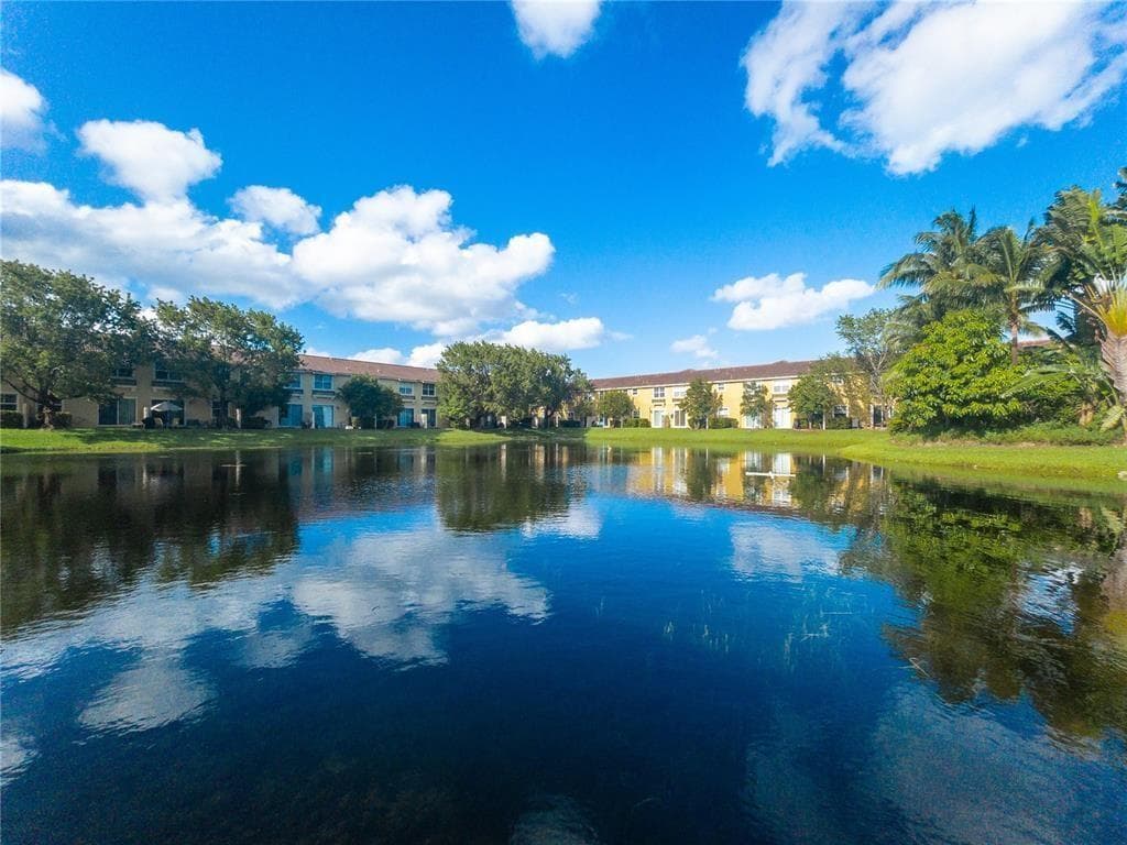 2851 W PROSPECT Road # 1308, Tamarac FL 33309 photo 3