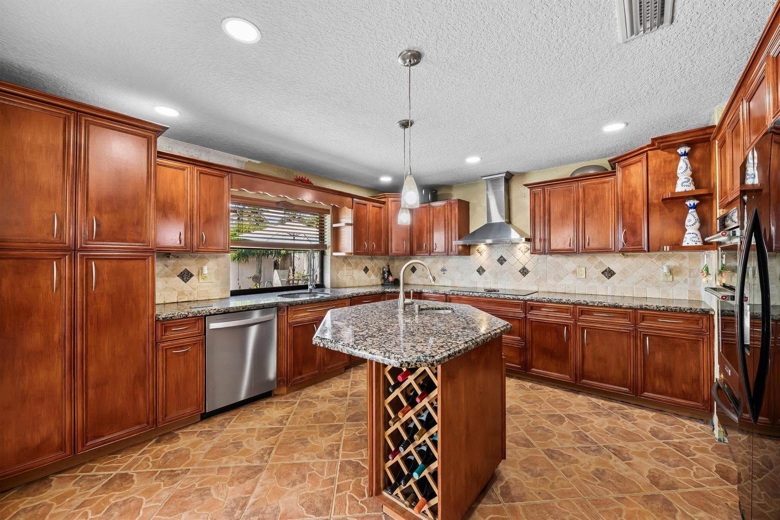 7970 NW 1ST Court, Margate FL 33063 photo 4