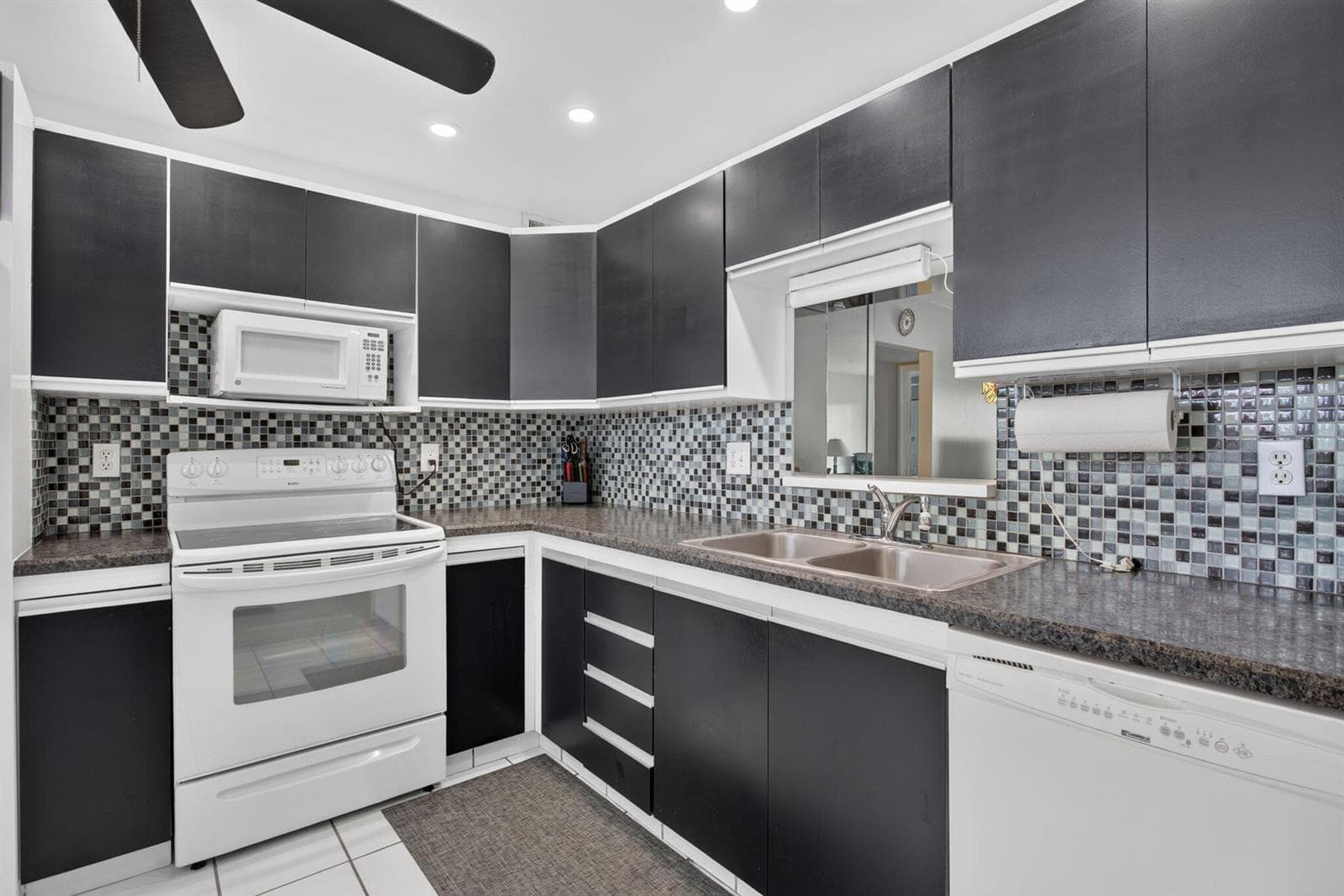 2301 LUCAYA Lane # D4, Coconut Creek FL 33066 photo 3