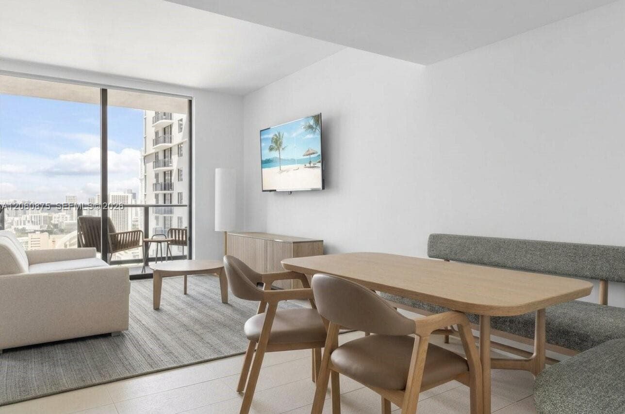 159 NE 6th St # 3413, Miami, FL 33132 photo 5