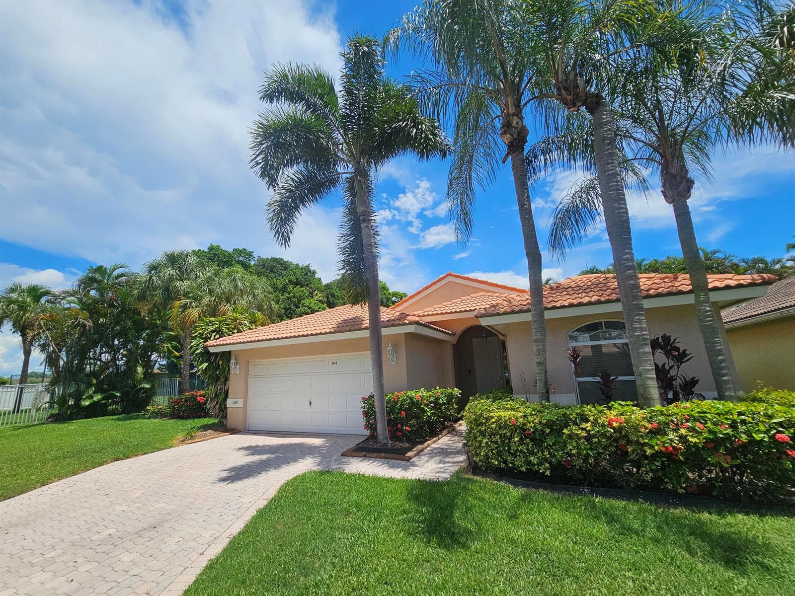 5449 Grande Palm Circle, Delray Beach FL 33484 photo 2