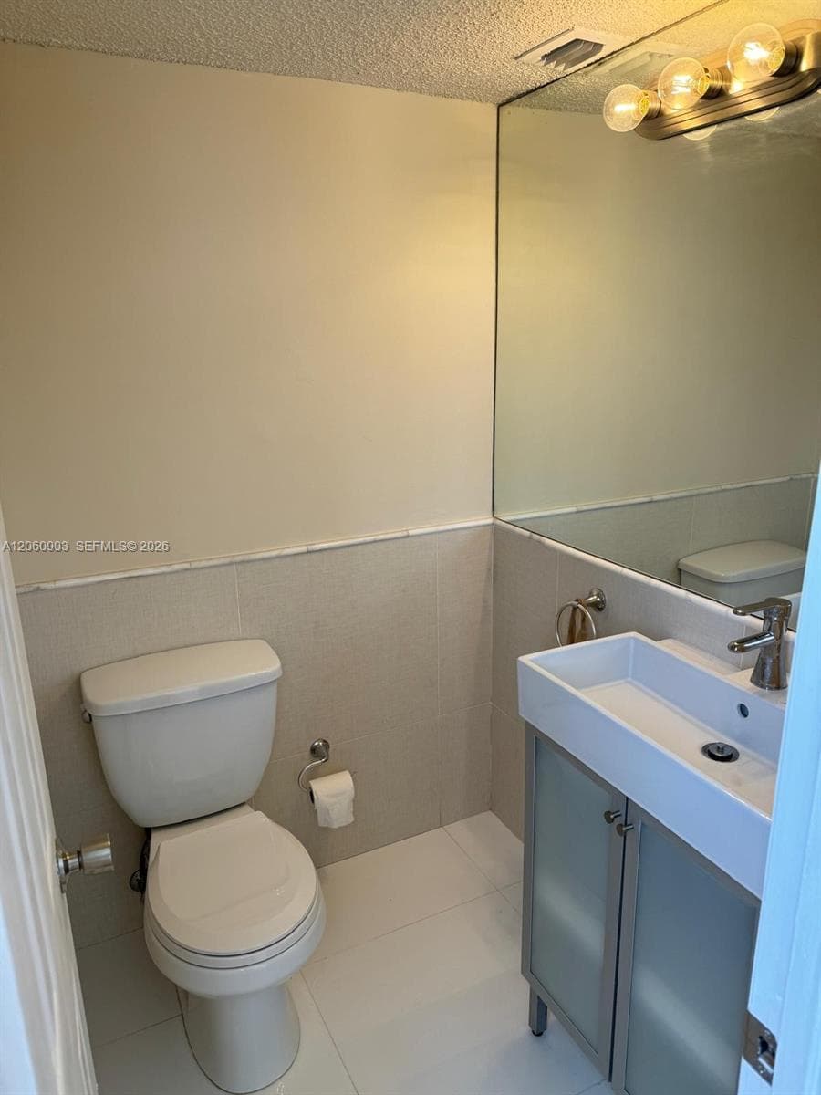 6045 NW 186th St # 309, Hialeah FL 33015 photo 2