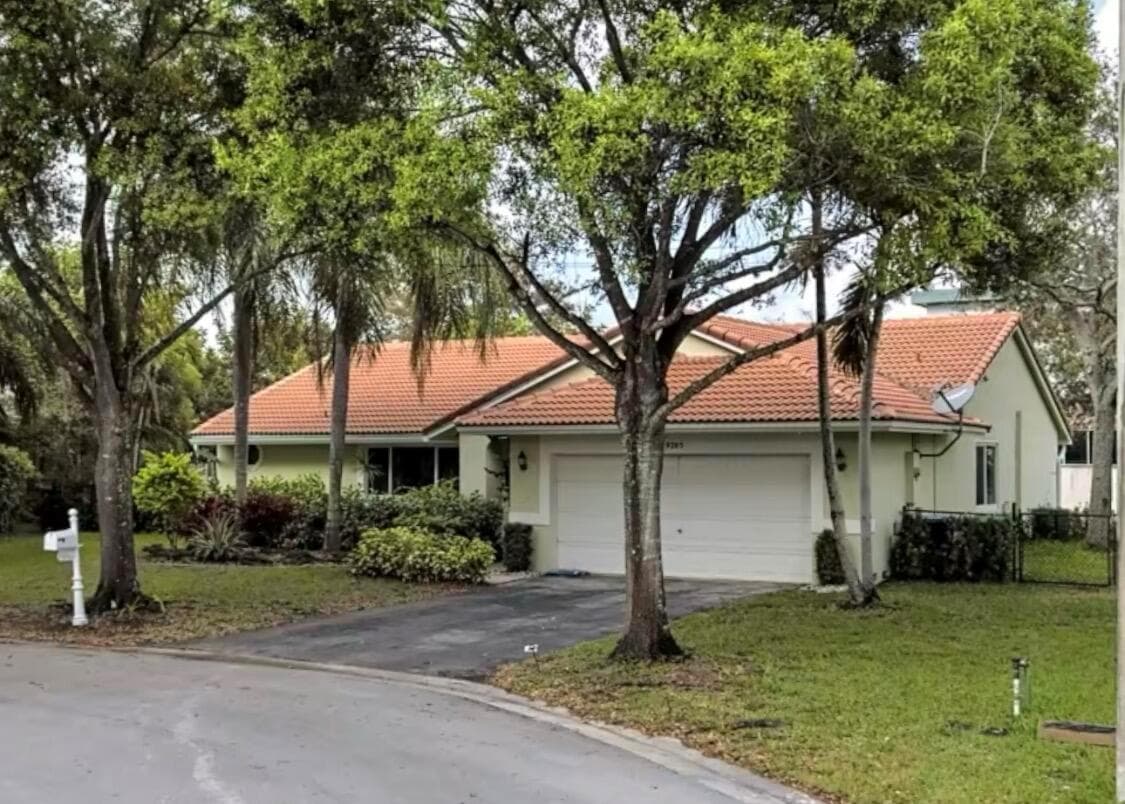 9285 NW 44TH Court, Coral Springs FL 33065 photo 2