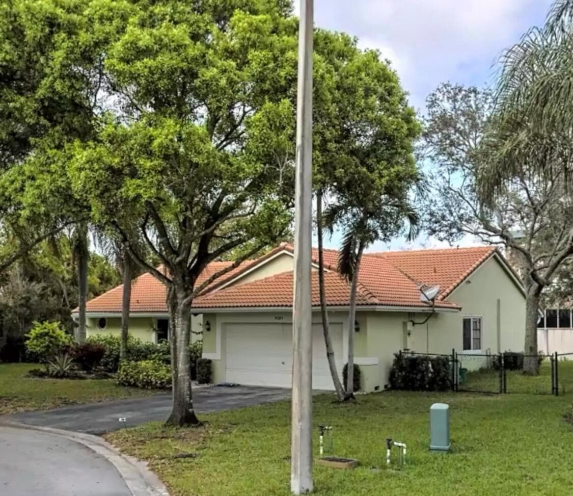 9285 NW 44TH Court, Coral Springs FL 33065