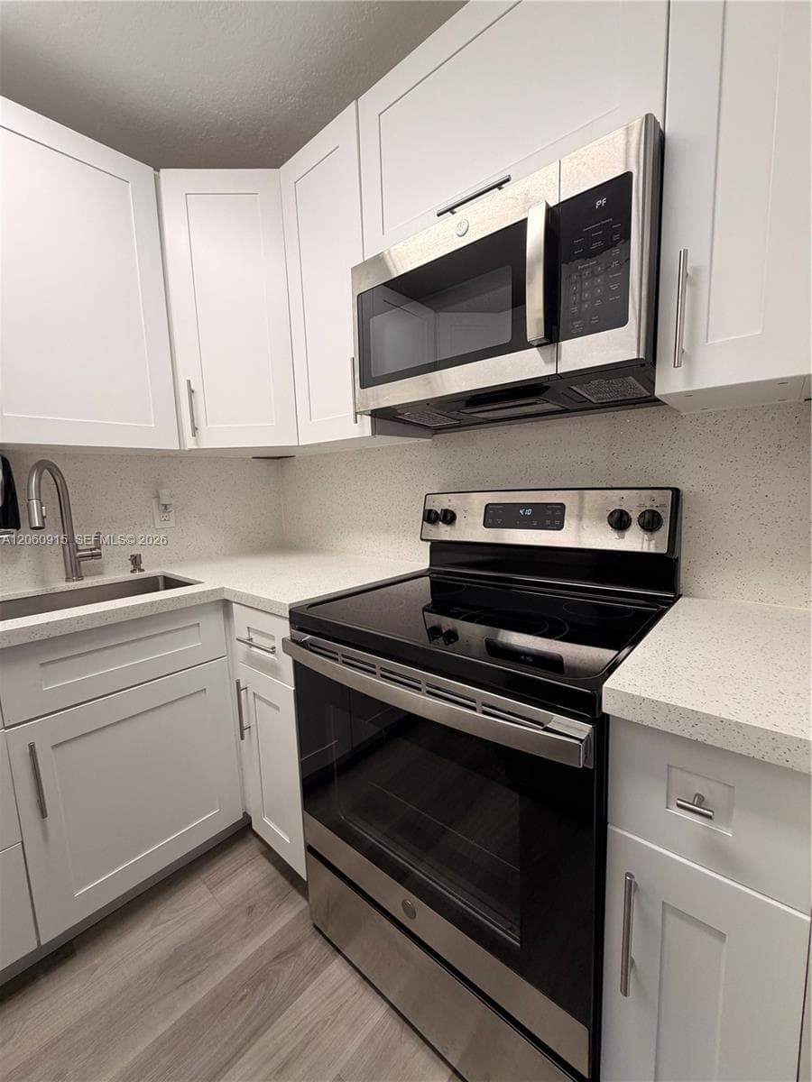 5050 NW 7th St # 511, Miami FL 33126 photo 4