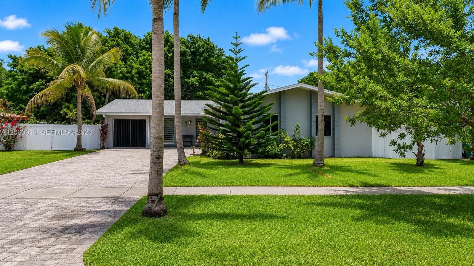 10615 SW 200th St, Cutler Bay FL 33157 photo 3