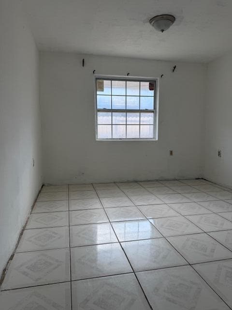2975 NW 96TH Street, Miami FL 33147 photo 4