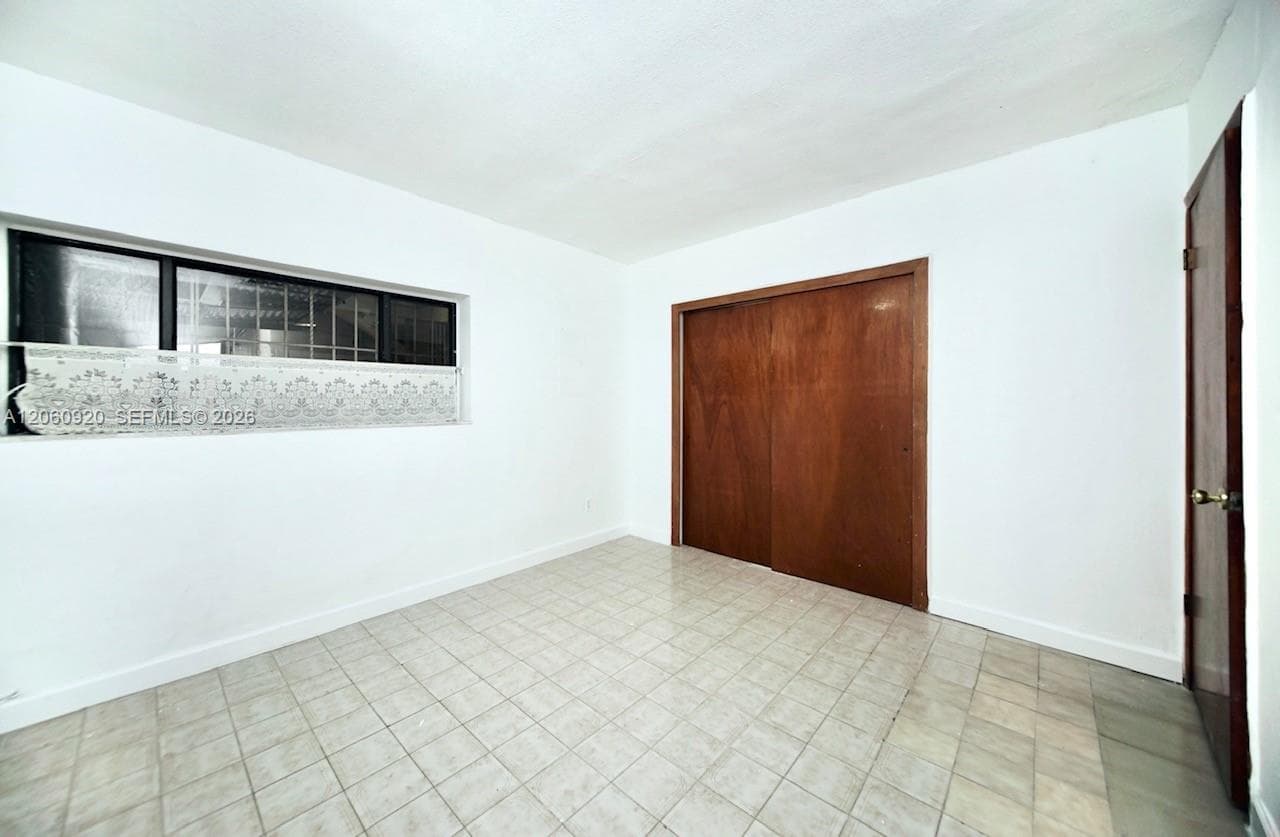 8636 NW 35th Pl, Miami, FL 33147 photo 5