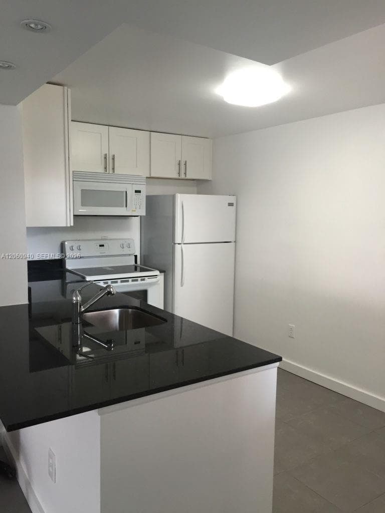 860 NE 209th Ter # 104-33, Miami FL 33179 photo 3